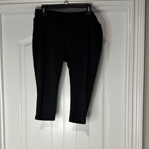 Black Athletic Cropped Leggings